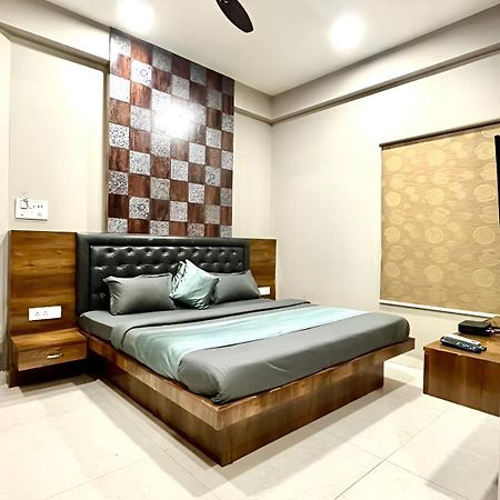 Hotel Evanka Indore Eksteriør bilde